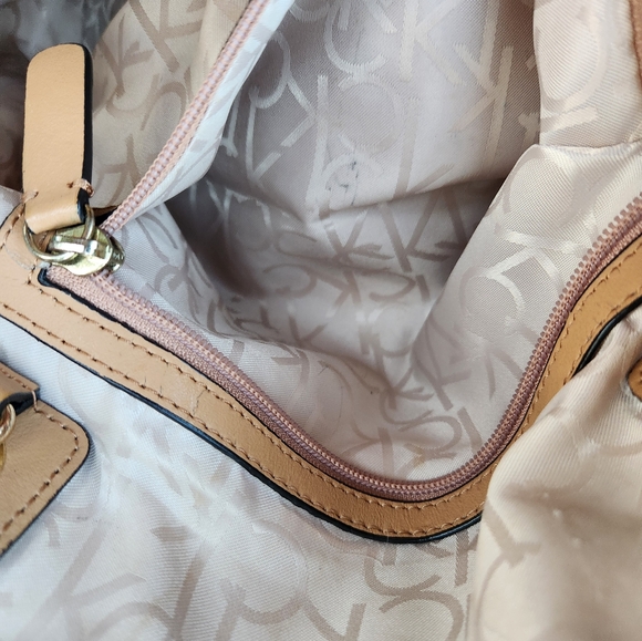 GORGEOUS! ❤ Calvin Klein Cream Hand Bag - Picture 7 of 12